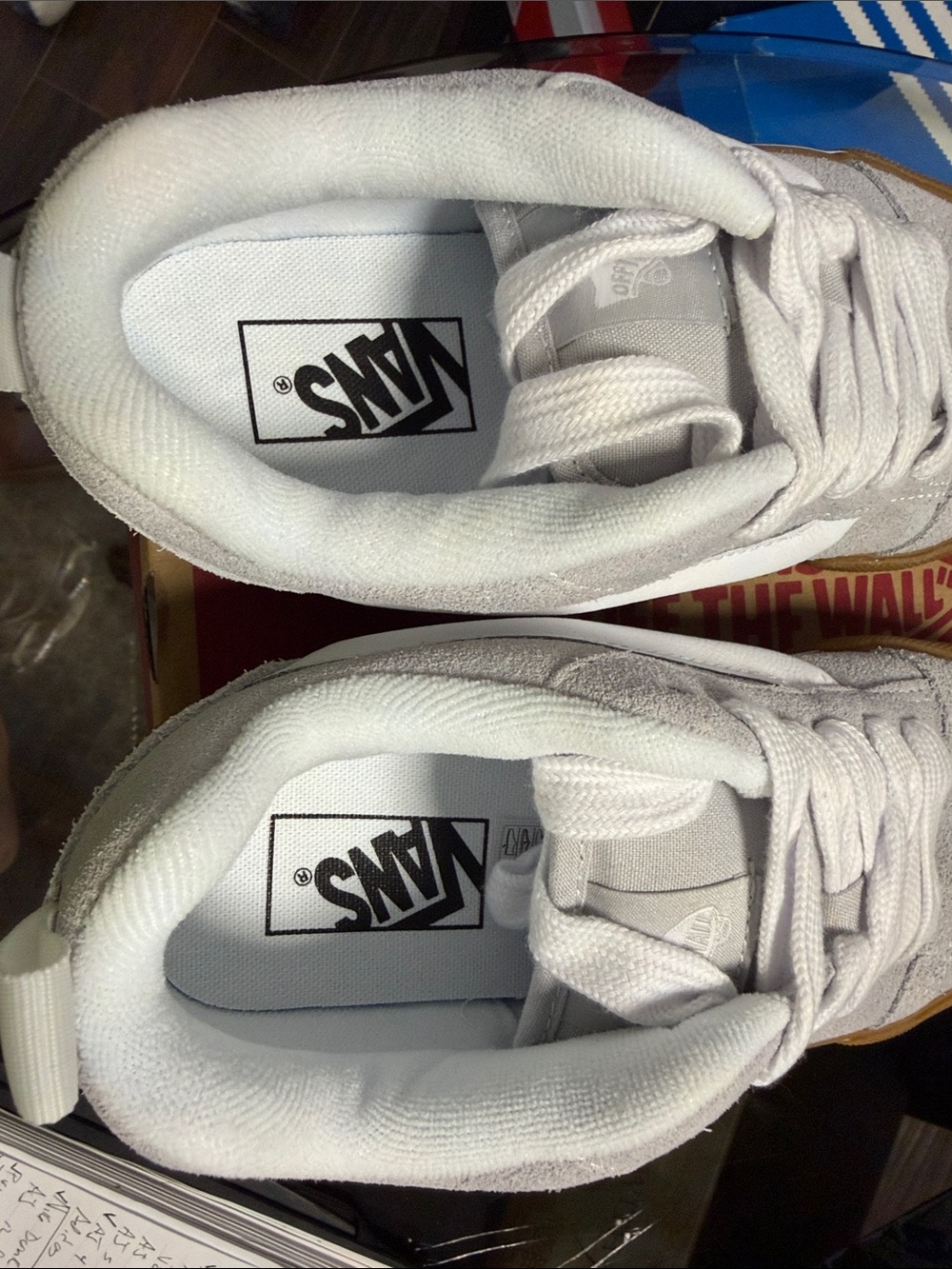 Vans Men’s 5.5 White Suede & Gum Old Skool Sneakers womens size 7 - Picture 6 of 8